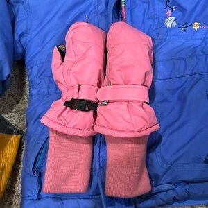 Kids Snow/ski gloves 
Size 4-5 years old
